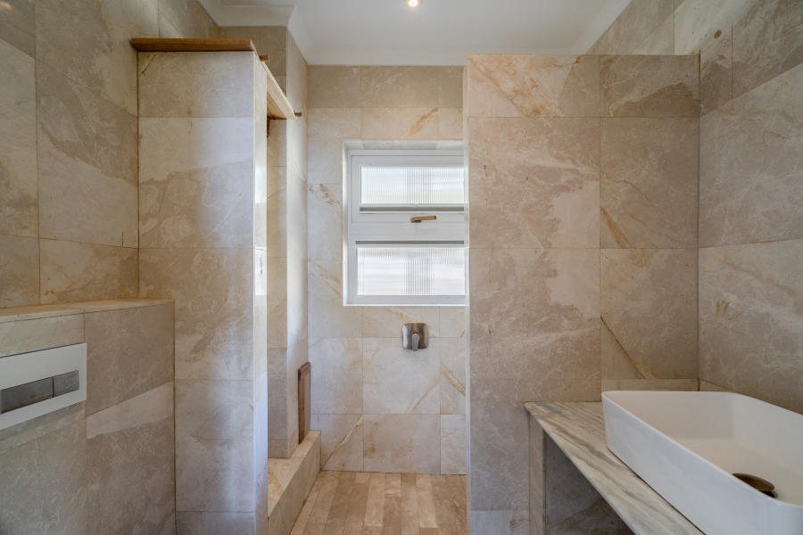 2 Bedroom Property for Sale in Camps Bay Western Cape